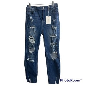 NWT Cello Distressed Jeans Size 9